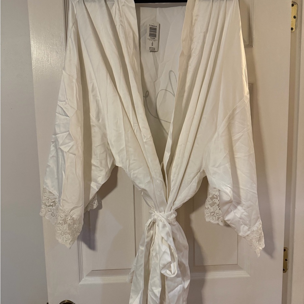 Torrid Bride White Satin & Lace Robe